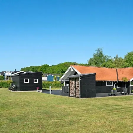 Дом отдыха Ognen - 300m From The Sea By Interhome *